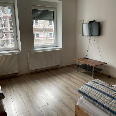 Monteur-Apartment Am Bahnhof Muhlheim am Main Extérieur photo