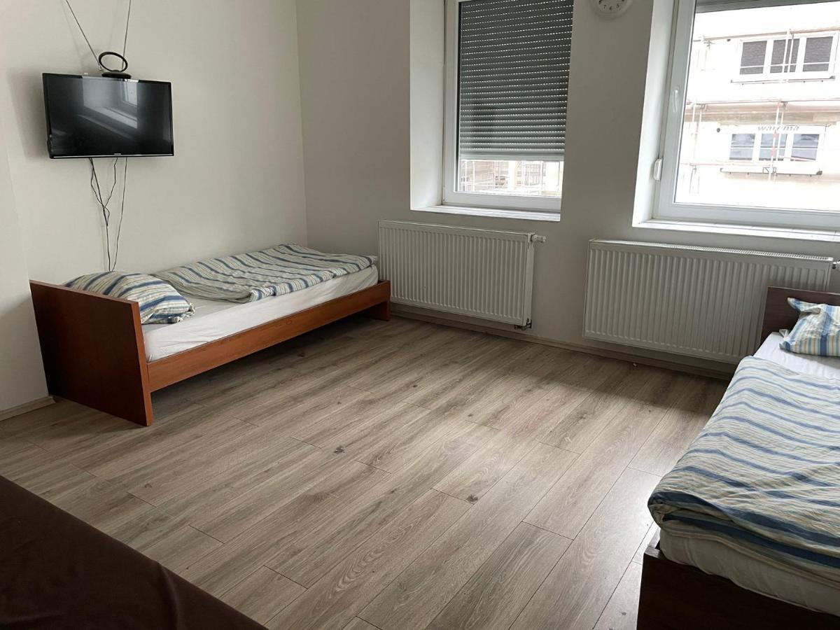 Monteur-Apartment Am Bahnhof Muhlheim am Main Extérieur photo