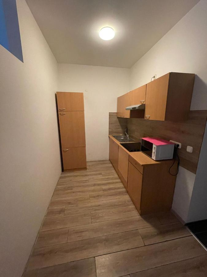Monteur-Apartment Am Bahnhof Muhlheim am Main Extérieur photo