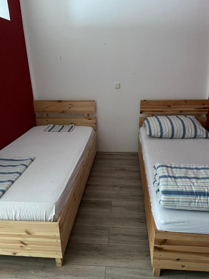 Monteur-Apartment Am Bahnhof Muhlheim am Main Extérieur photo